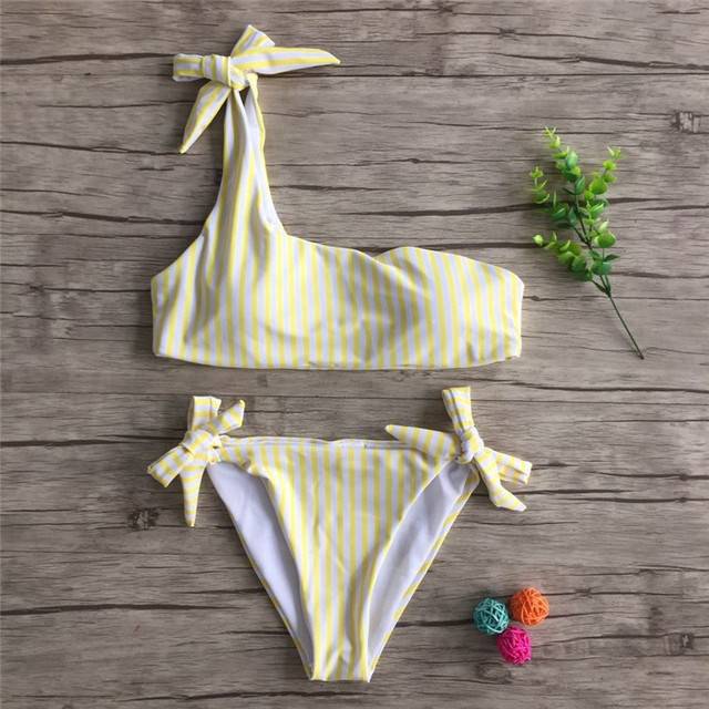 Pruhované dámské letní plavky s jedním ramínkem - Žlutá, S