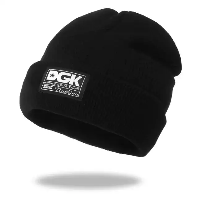Dámská zimní čepice s výšivkou - 001 DG1 Černá