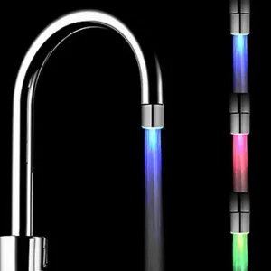 Osvětlení koupelny | LED nástavec na vodovodní baterii, vícebarevný
