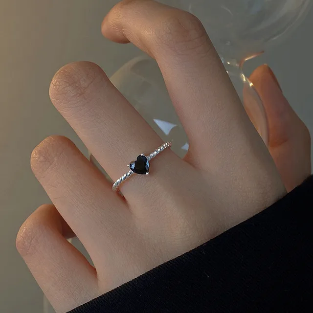 Nastavitelný dámský prsten s motivem srdce - 1
