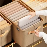 Úložný box pro organizaci šatníku