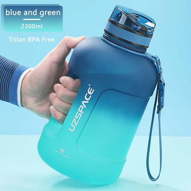 Sportovní láhev s objemem 2L - 2,3 l modrá a zelená
