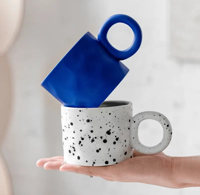 Porcelánový hrnek s rukojetí na kávu 500ml