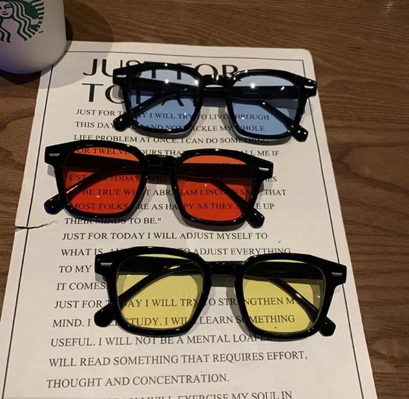 Čtvercové retro sluneční brýle dámské
