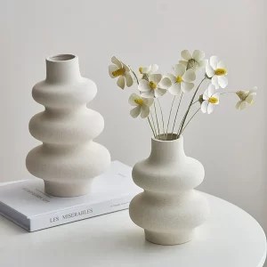 Keramická moderní bílá váza
